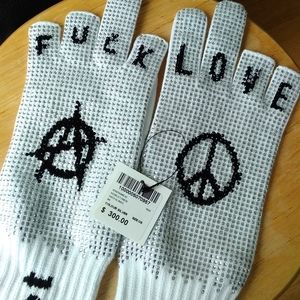 Frieze gloves limited editition
